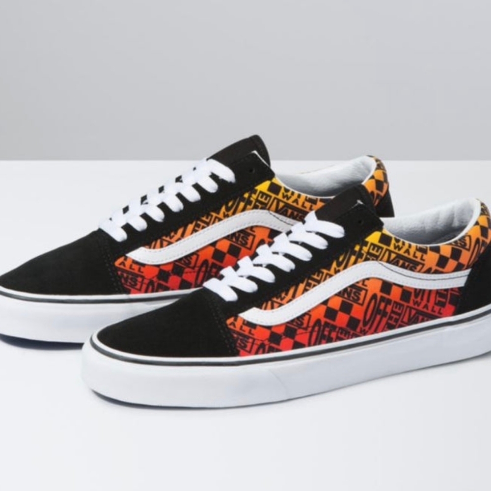 60 Brand New Vans Logo Flame Old Skool Sneakers
